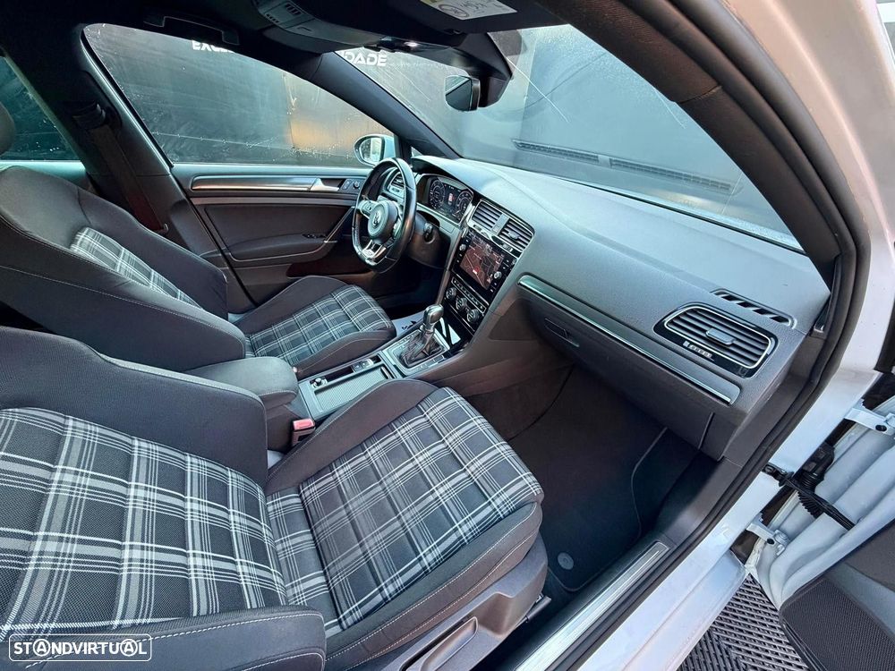 VW Golf 2.0 TDI GTD DSG - 18