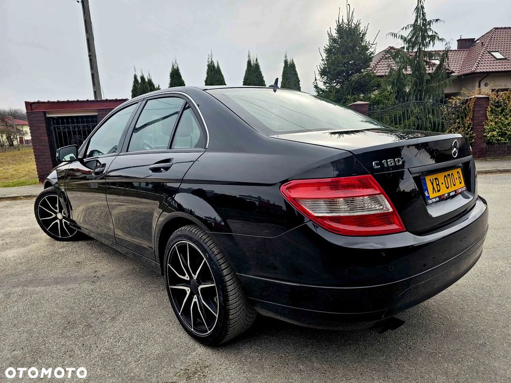 Mercedes-Benz Klasa C 180 CGI Automatik BlueEFFICIENCY SPORT EDITION - 10