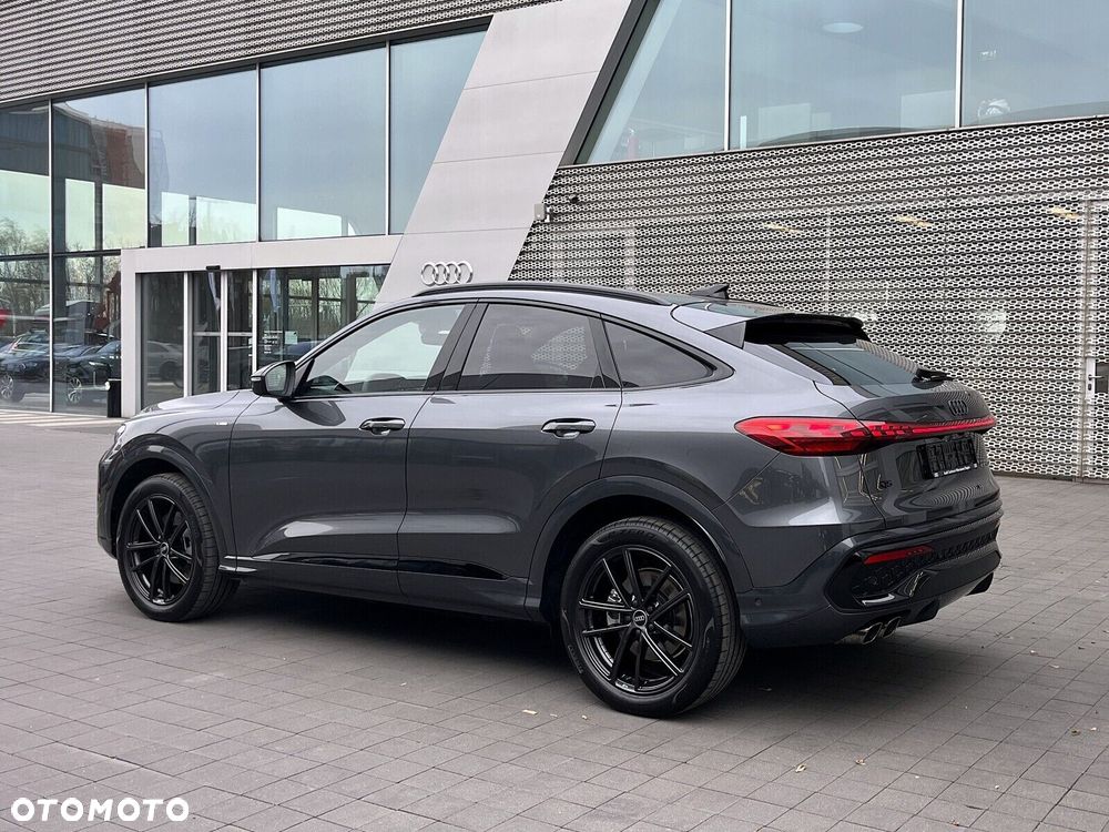 Audi Q5 Sportback - 12