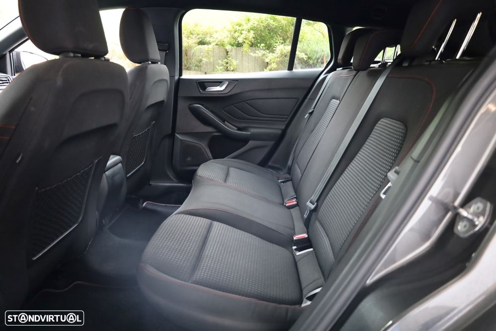 Ford Focus SW 1.0 EcoBoost MHEV ST-Line Aut. - 48