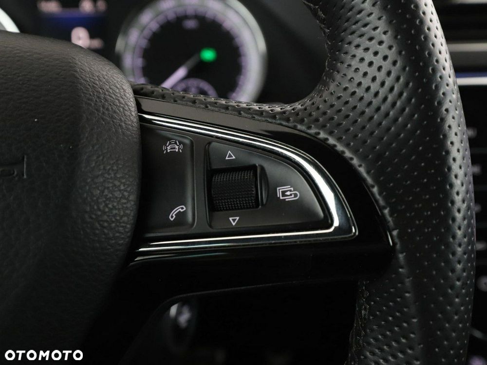 Skoda Superb 1.8 TSI DSG Ambition - 36