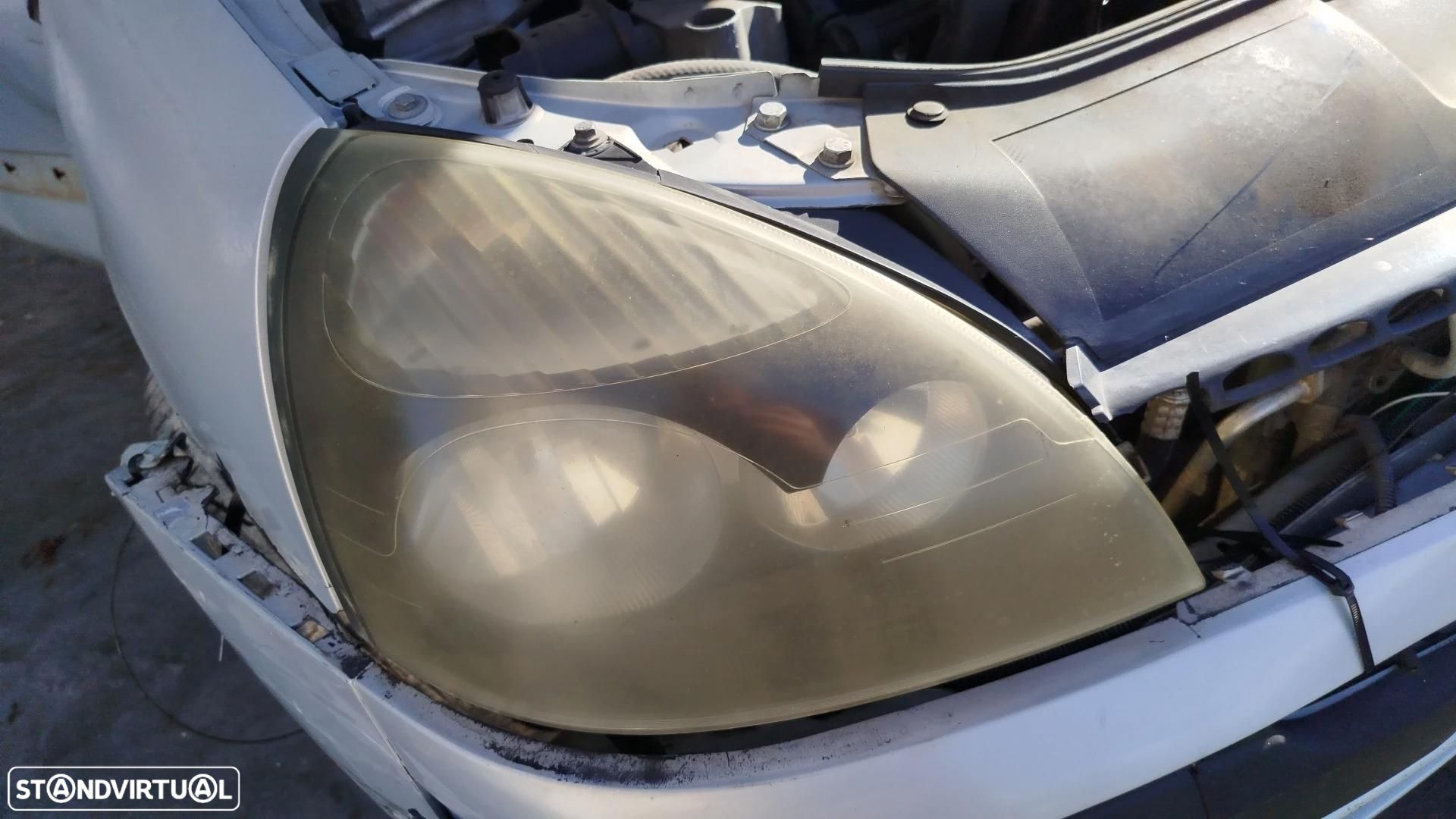 Ótica / farol direita RENAULT Clio II (BB0/1/2_, CB0/1/2_) - 1