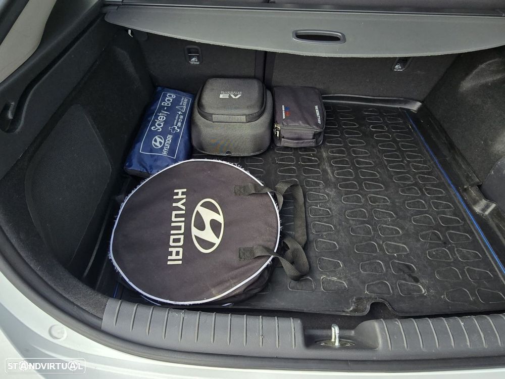 Hyundai Ioniq - 27