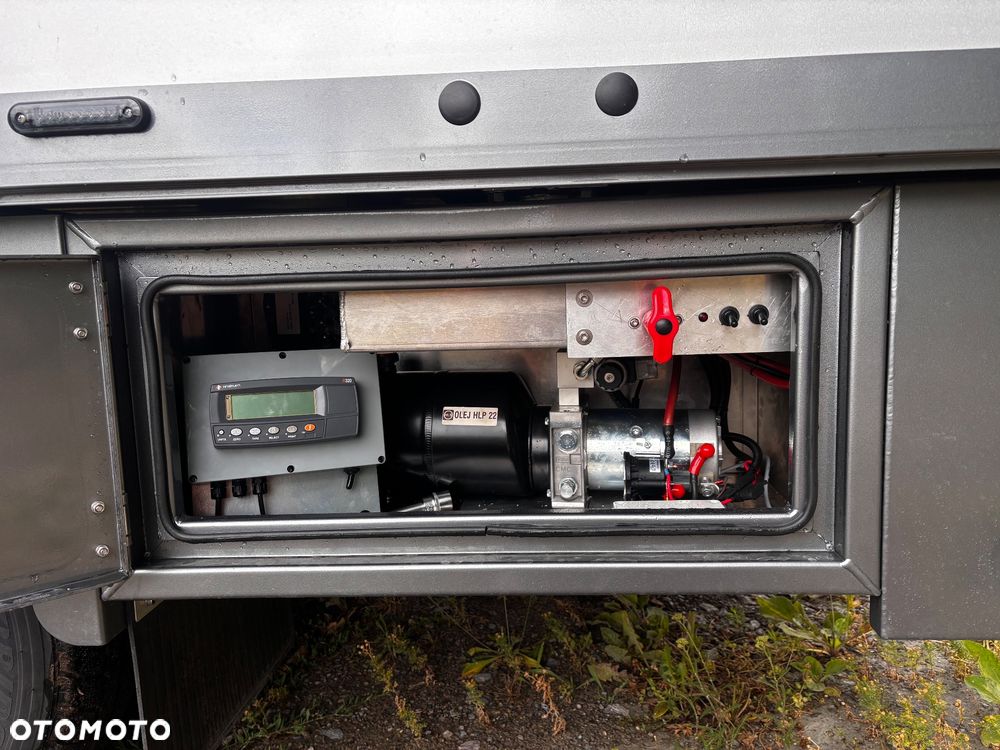 Mercedes-Benz Sprinter - 16