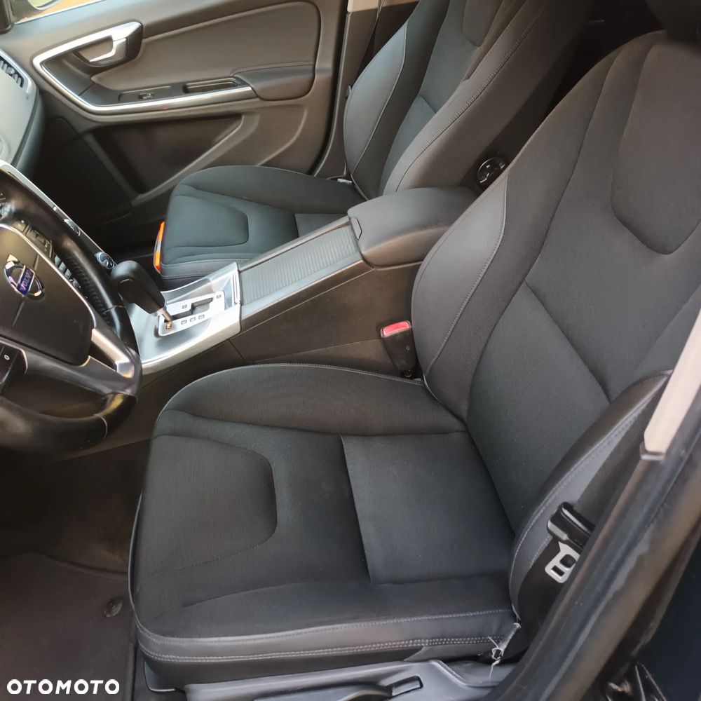 Volvo S60 D4 Geartronic Momentum - 17