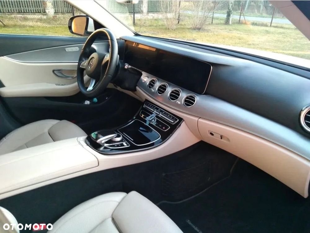 Mercedes-Benz Klasa E 220 d 4-Matic 9G-TRONIC - 8