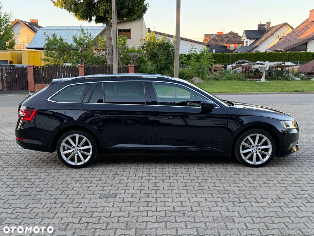 Skoda Superb 2.0 TDI DSG Sportline - 13
