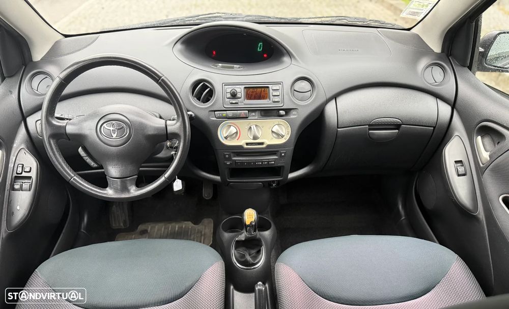 Toyota Yaris 1.0 Sol AC - 10