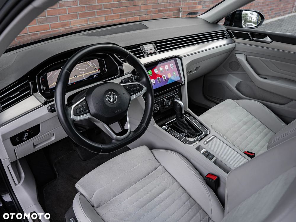 Volkswagen Passat 2.0 TSI Elegance DSG - 20