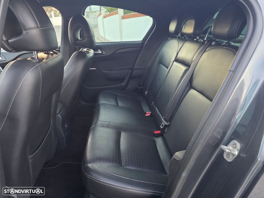 Citroën DS4 1.6 e-HDi So Chic - 5