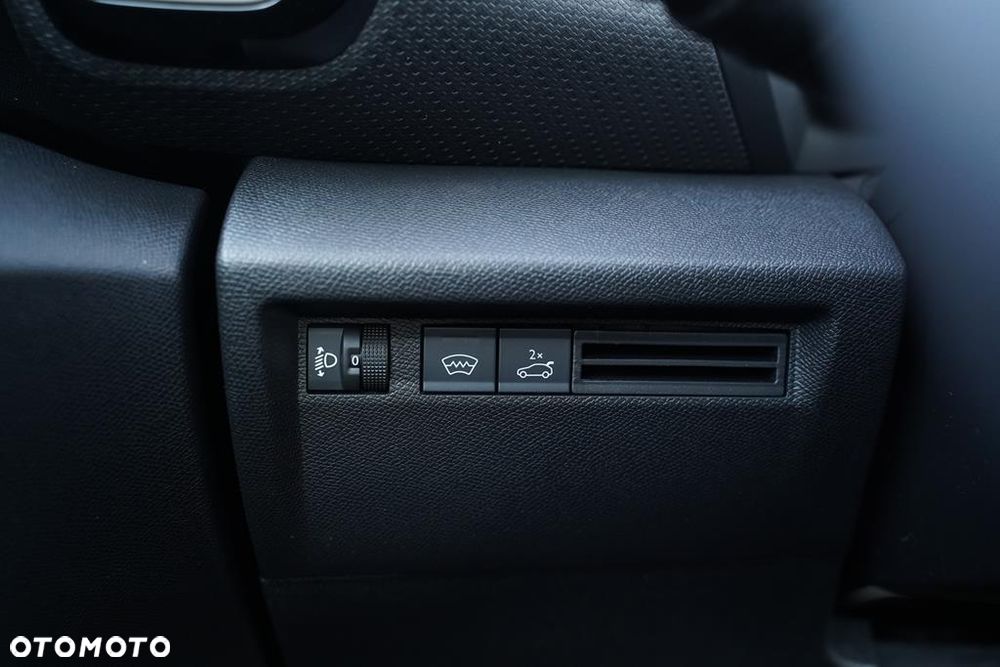 Citroën C4 1.2 mHEV Plus eDCT6 - 12