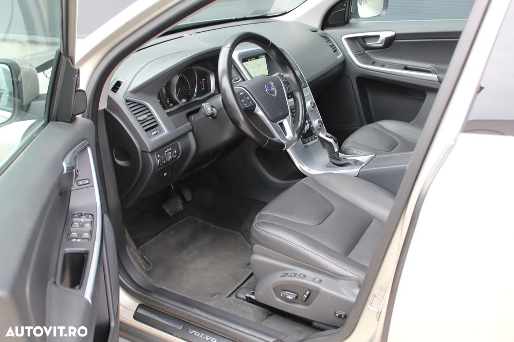 Volvo XC 60 D5AWD Summum - 12