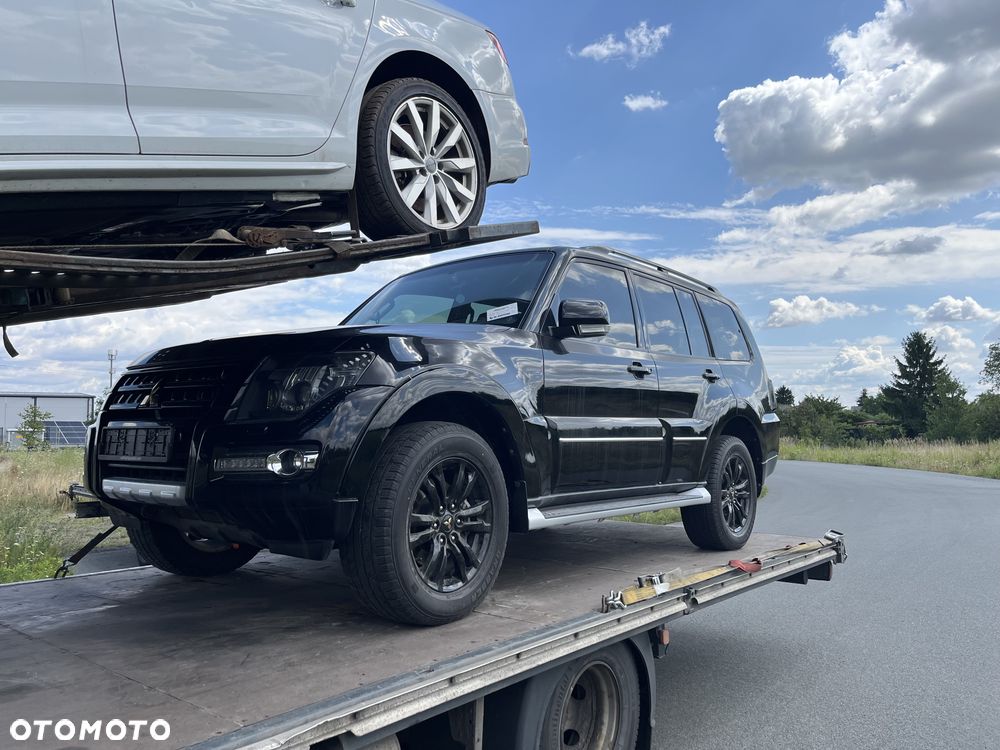 Mitsubishi Pajero - 16