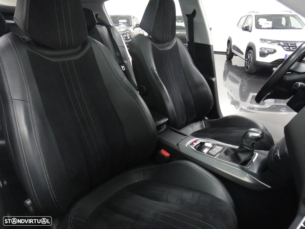 Peugeot 308 1.2 PureTech Allure EAT6 - 21