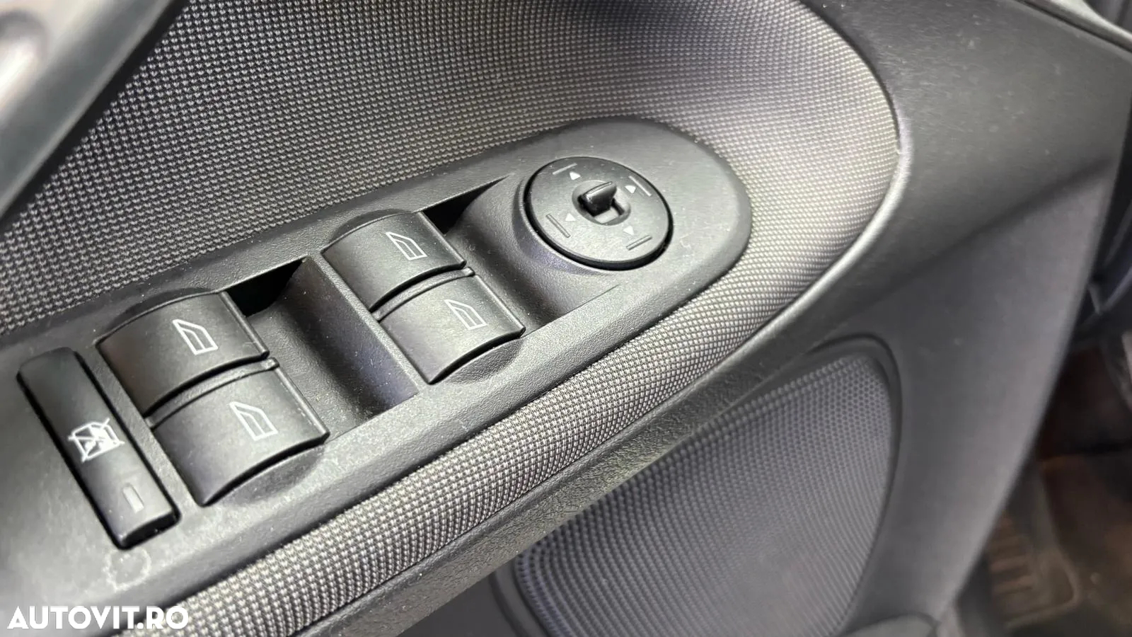 Ford S-Max 2.0 TDCi Trend - 16