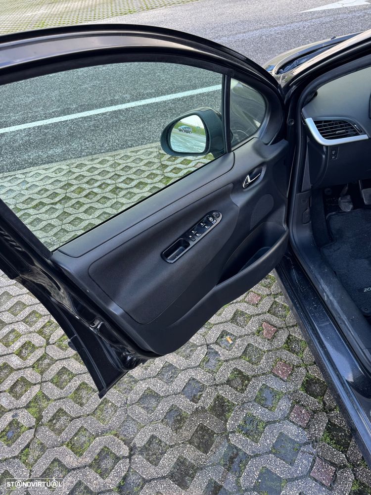 Peugeot 207 1.4 16V Active - 19