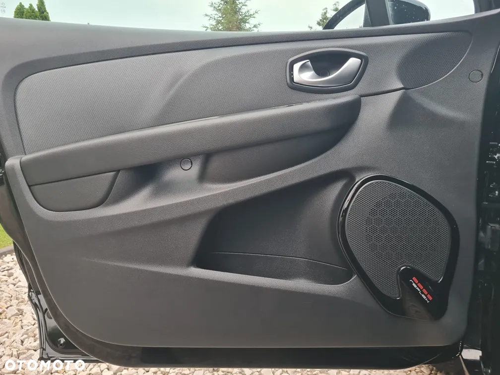 Renault Clio ENERGY TCe 120 LIMITED - 29