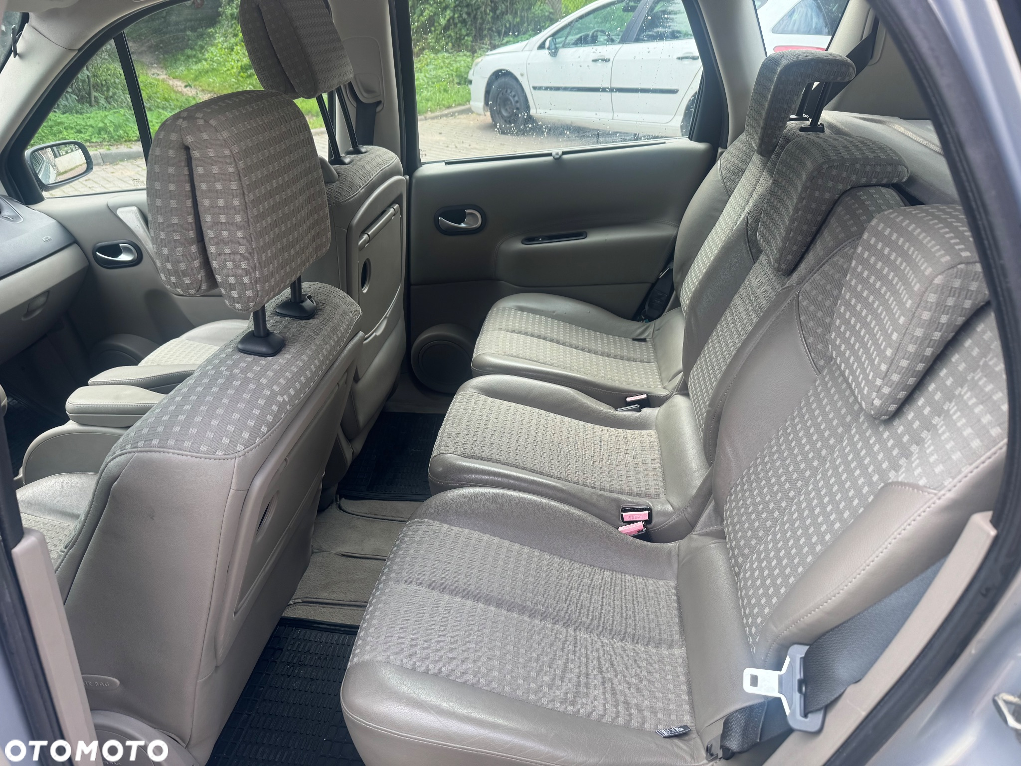 Renault Scenic 1.9 dCi Emotion - 12