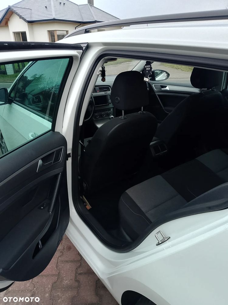 Volkswagen Golf 1.6 TDI BlueMotion Comfortline - 11