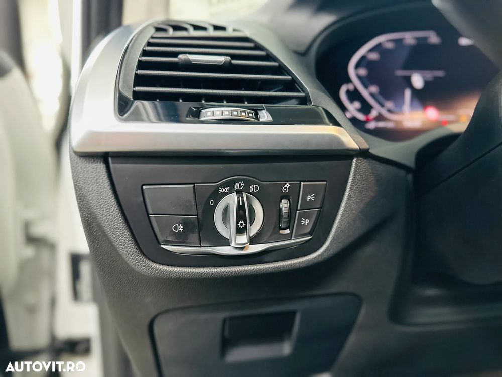 BMW X3 xDrive30e AT PHEV - 13