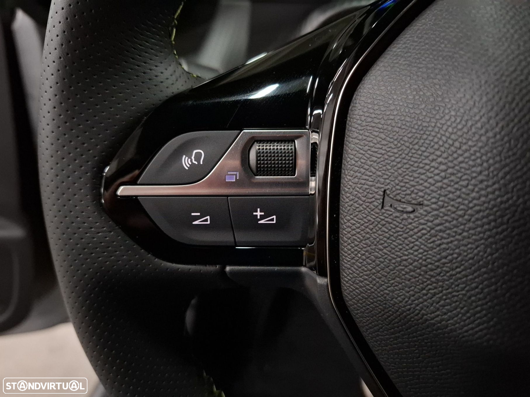Peugeot e-208 50 kWh GT - 16