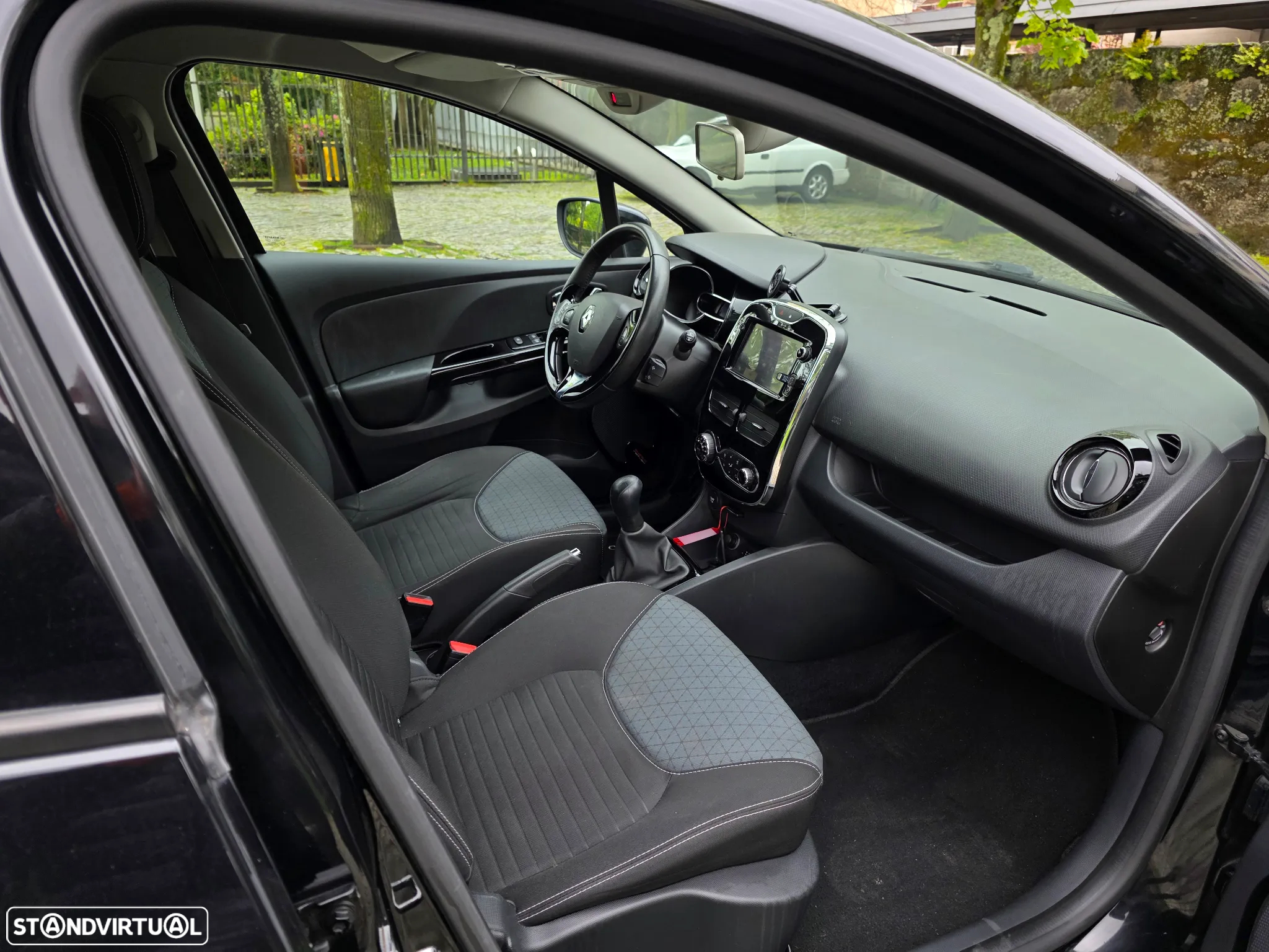 Renault Clio Sport Tourer 0.9 TCE Limited - 12