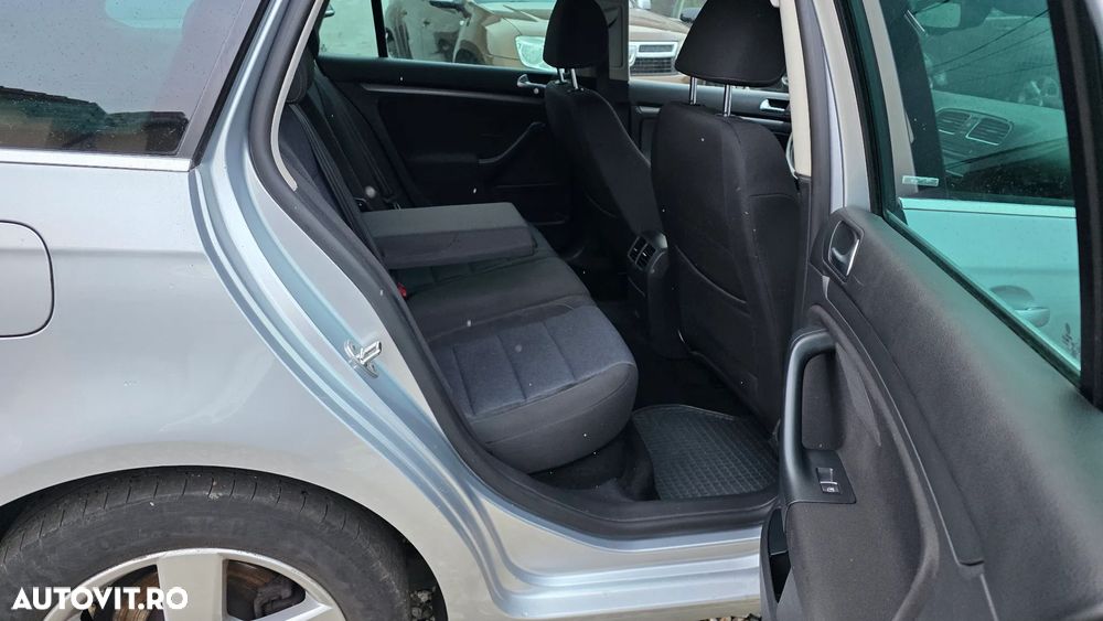 Volkswagen Golf 1.6 TDI BlueMotion Technology Comfortline - 10