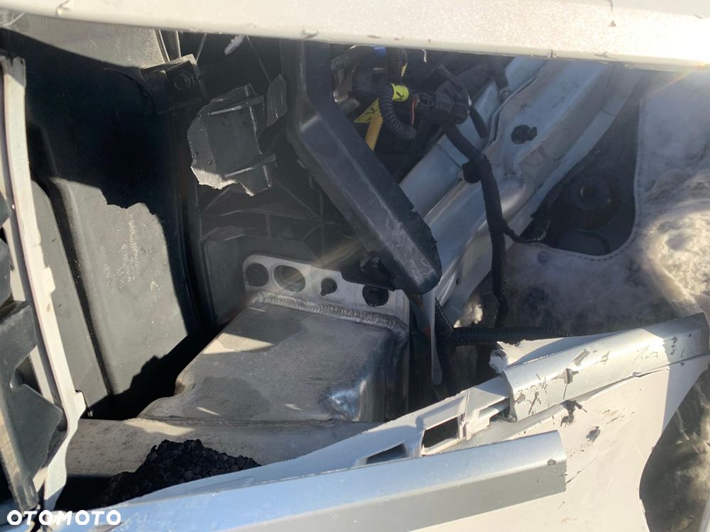 Hyundai Santa Fe 1.6 HEV 2WD 6-Sitzer Signature - 14