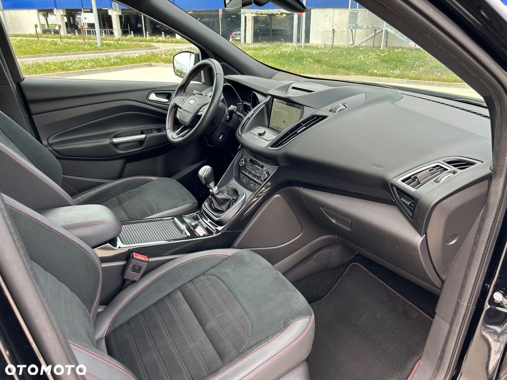 Ford Kuga 1.5 EcoBoost 2x4 ST-Line - 26