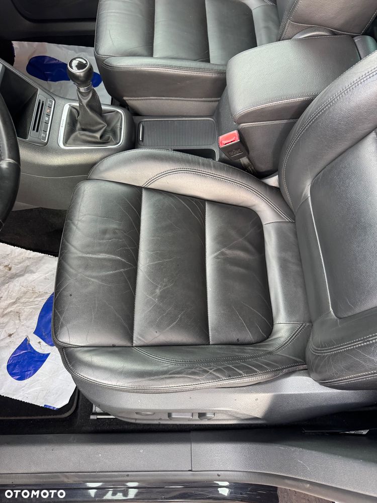 Volkswagen Tiguan - 36