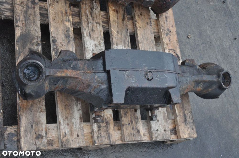 OBUDOWA MOSTU NEW HOLLAND TN75 49136 / 5184914 - 2