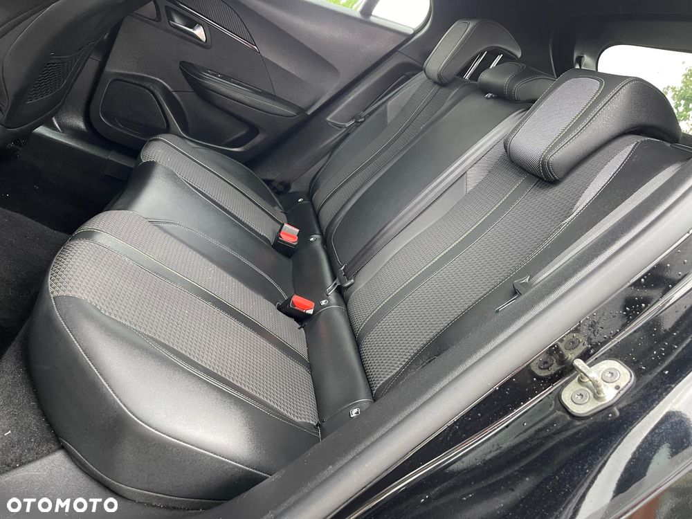 Peugeot 2008 GT - 20