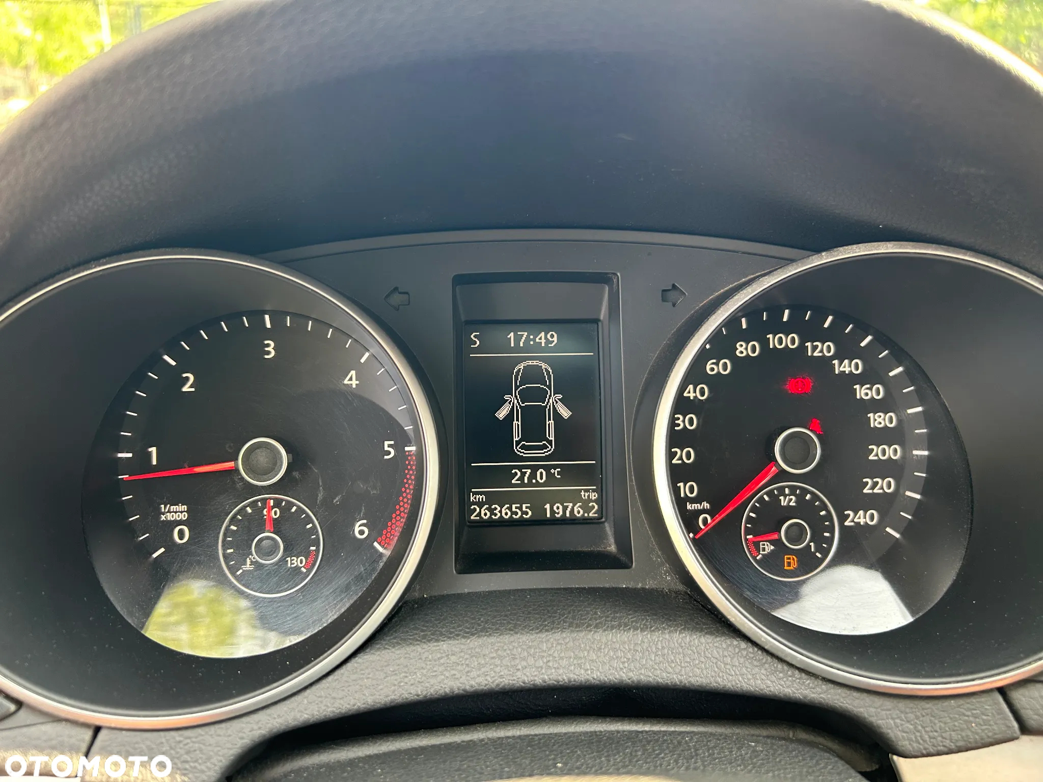 Volkswagen Golf 1.6 TDI DPF BlueMotion Technology Comfortline - 12