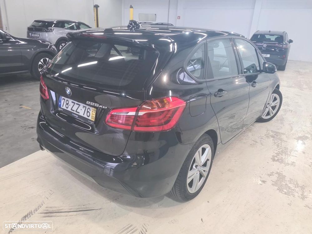 BMW 225xe Active Tourer - 3