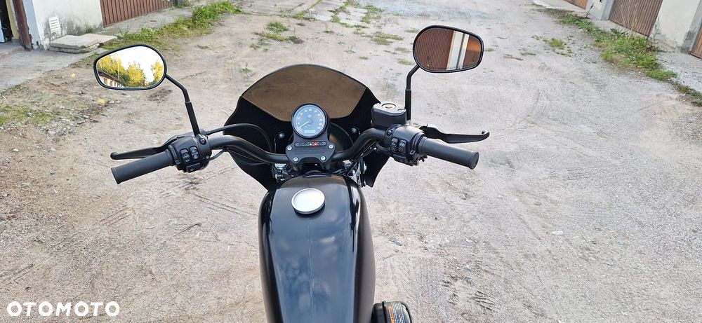 Harley-Davidson Sportster Iron 883 - 10