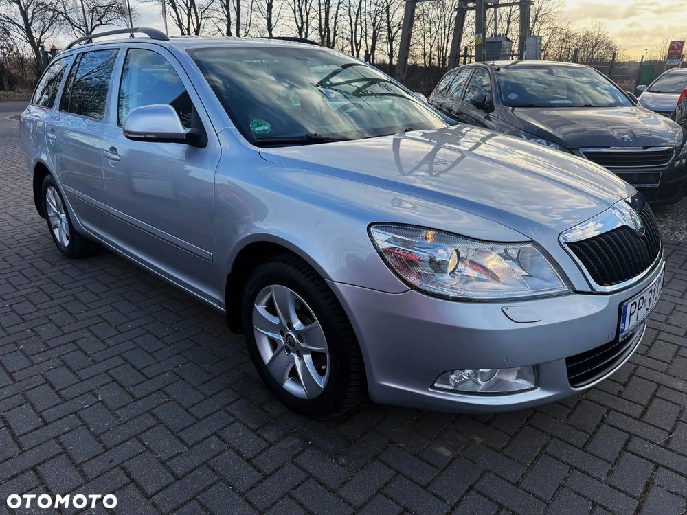 Skoda Octavia 1.6 TDI DPF DSG Elegance - 3