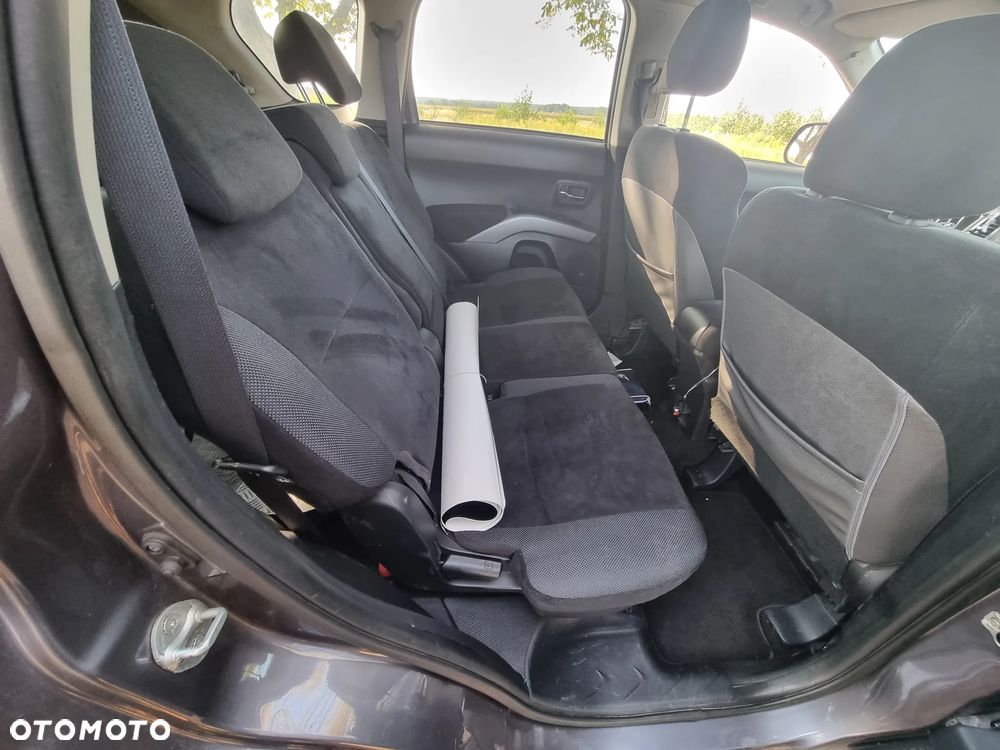 Mitsubishi Outlander 2.0 DID Invite SE - 10