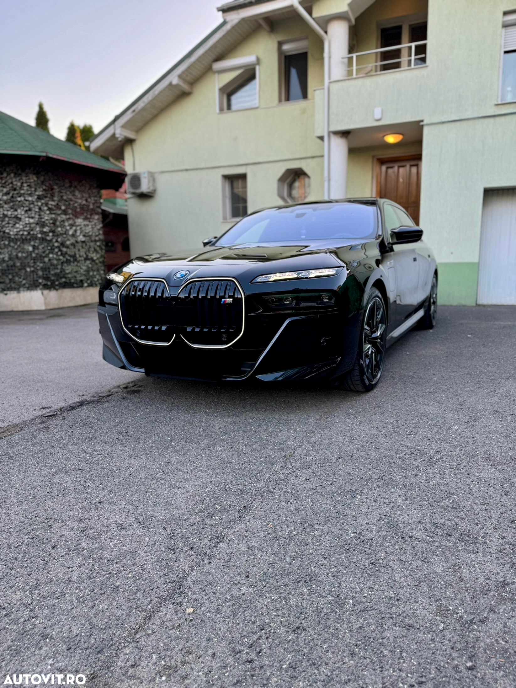 BMW M7 M760e xDrive AT PHEV - 34