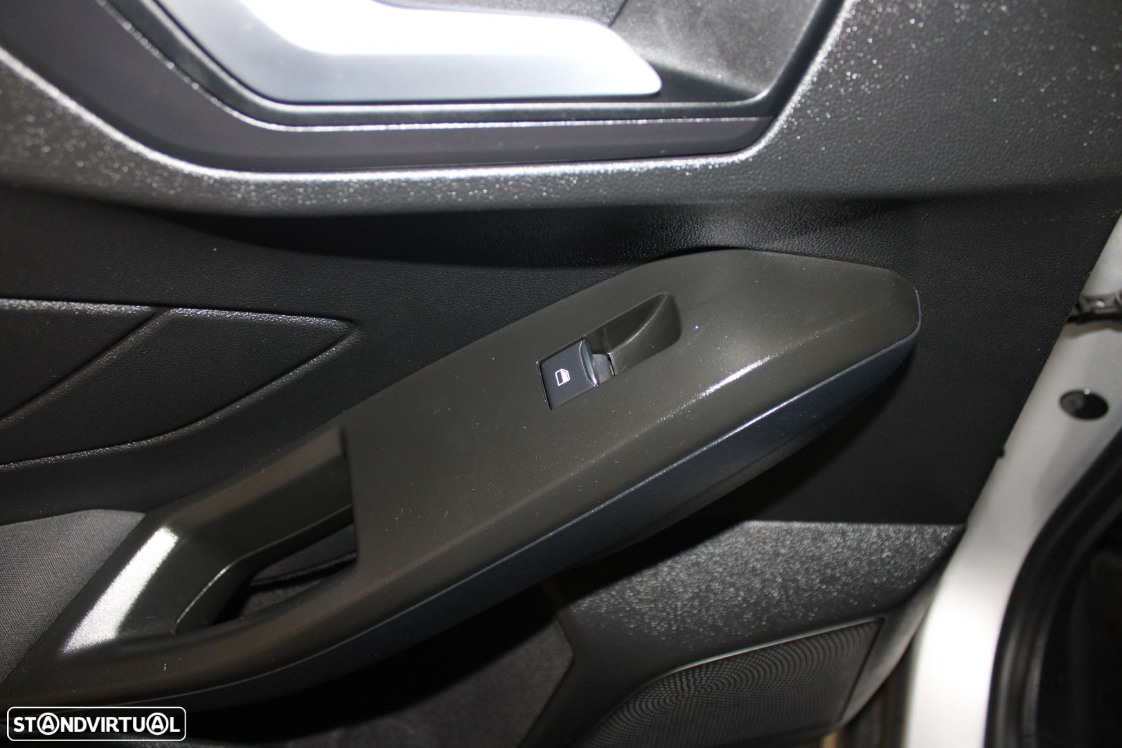 Ford Focus 1.0 EcoBoost Active - 25