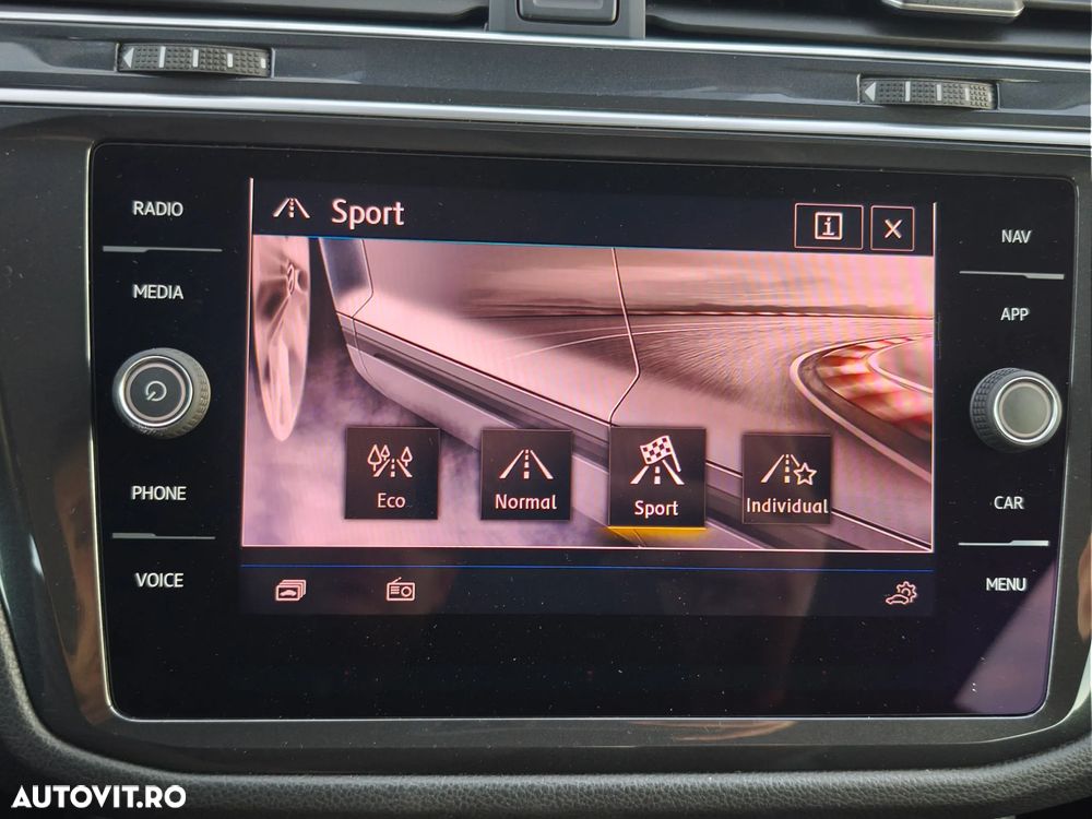 Volkswagen Tiguan 2.0 TDI SCR 4MOTION (BlueMotion Techn.) DSG Comfortline - 29