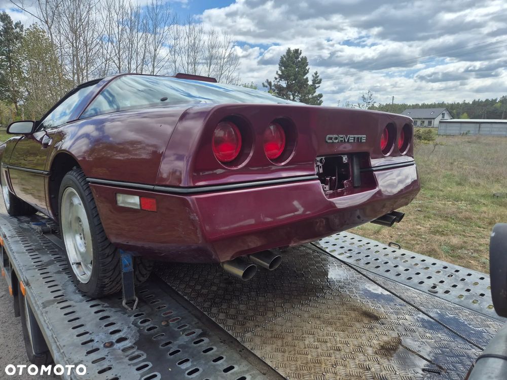 Chevrolet Corvette - 4