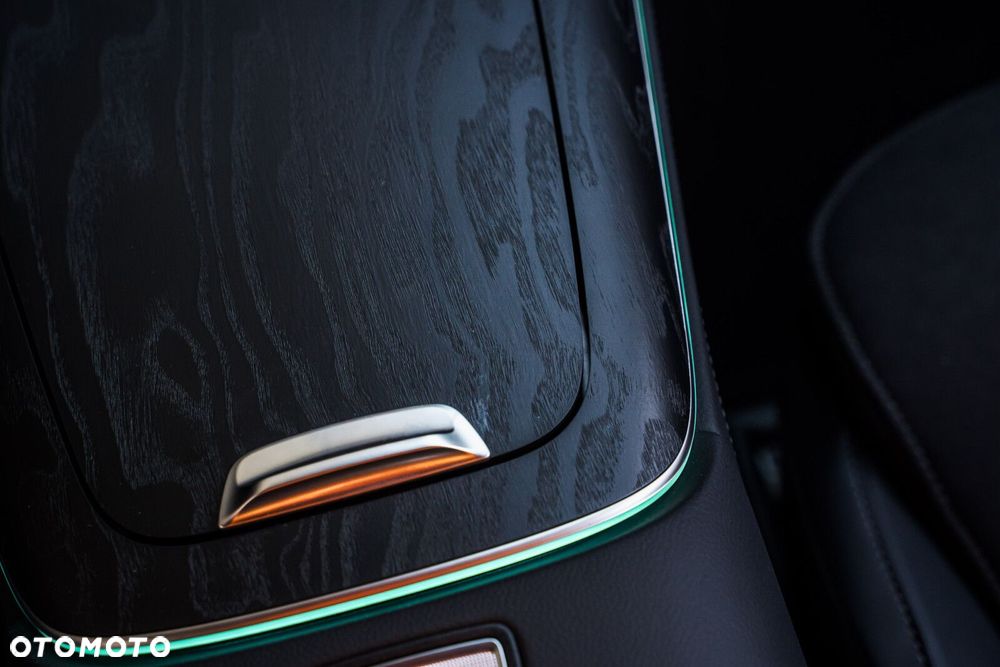 Mercedes-Benz Klasa E - 23