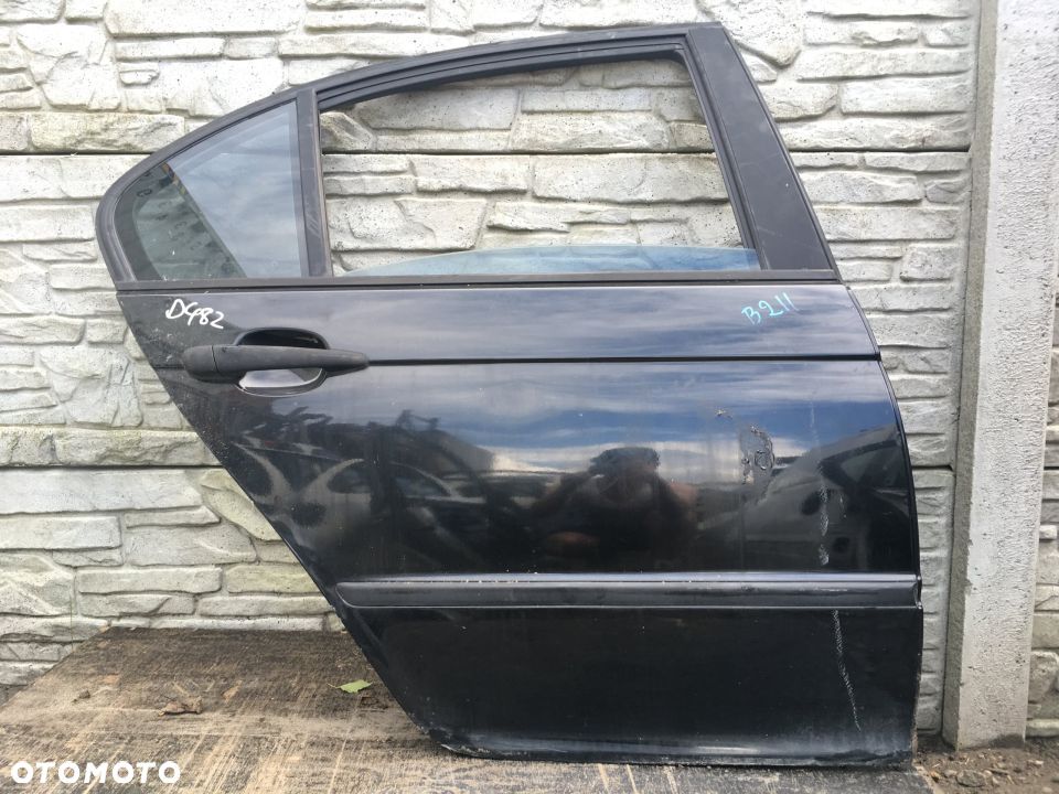 B211 BMW E46 prawe tylne drzwi Z SZYBĄ - 1