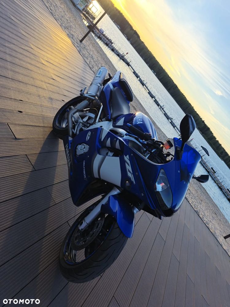 Yamaha R6 - 4
