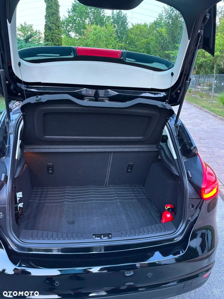 Ford Focus 1.0 EcoBoost Active Business - 23
