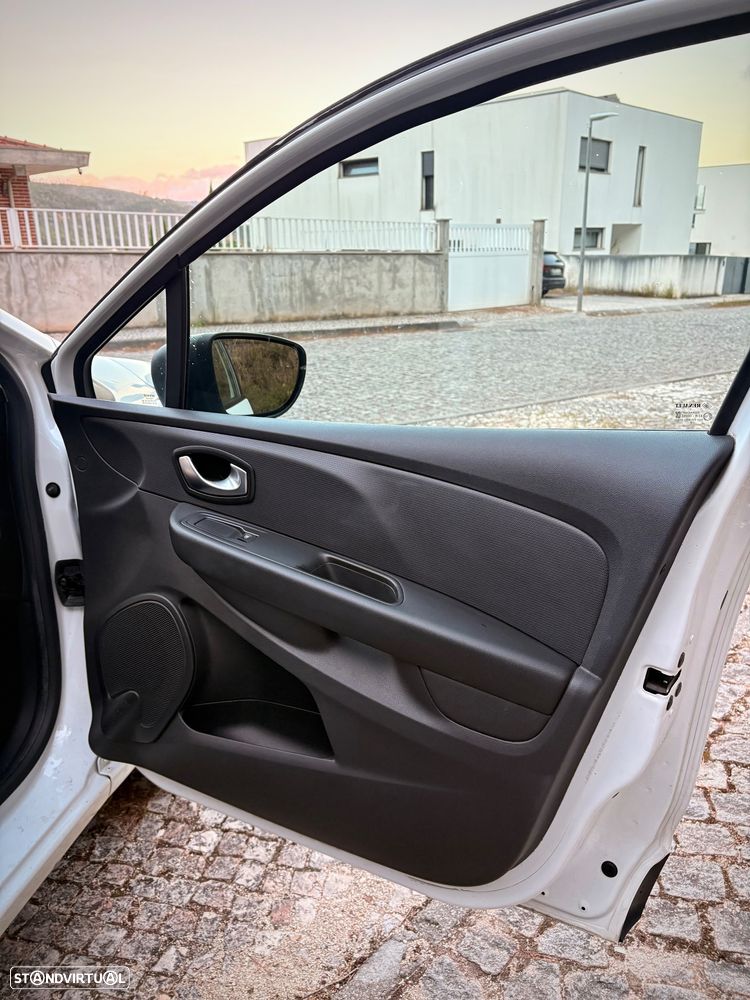 Renault Clio - 26