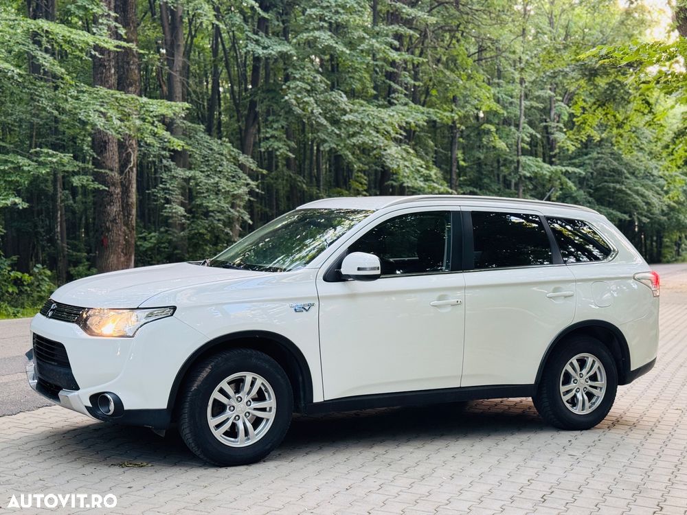 Mitsubishi Outlander - 3