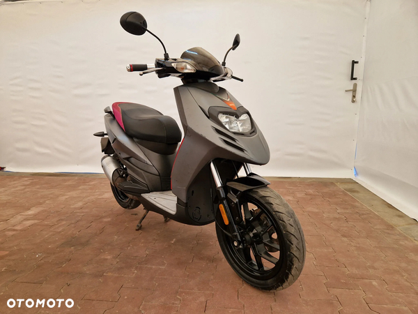 Aprilia SR