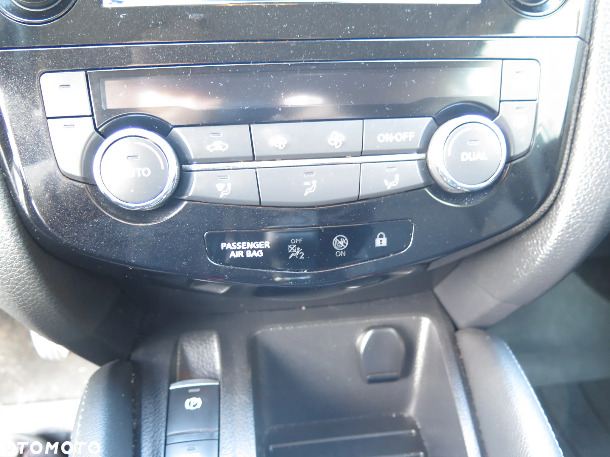 Nissan Qashqai 1.3 DIG-T Visia - 19