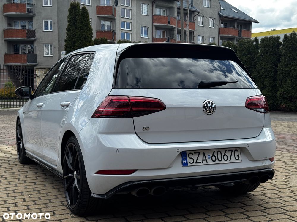 Volkswagen Golf - 8